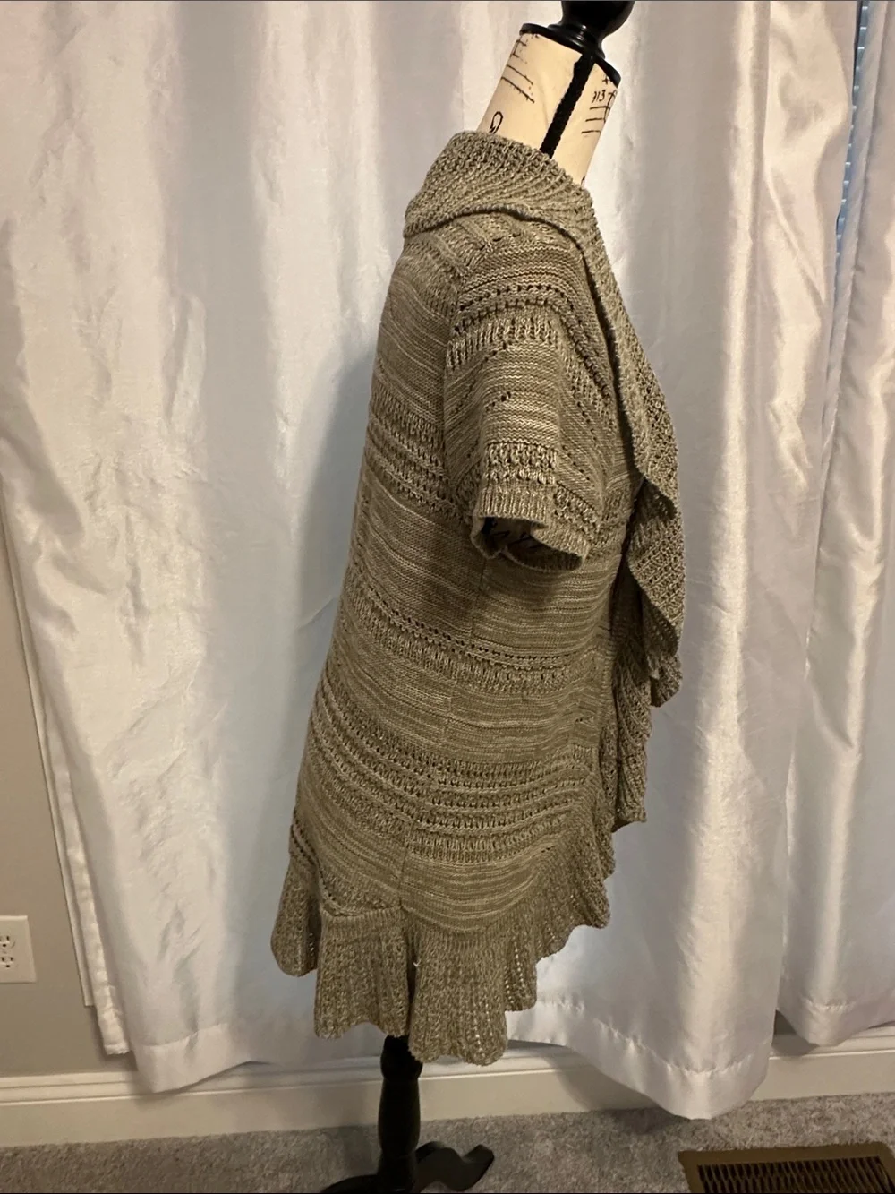 Women's Short-Sleeve Knit Cardigan Sweater